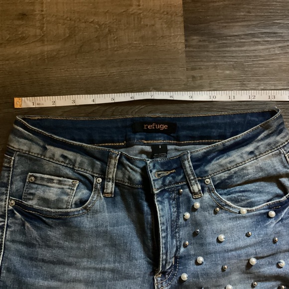 Pearl Accented Blue Jeans - Picture 7 of 8